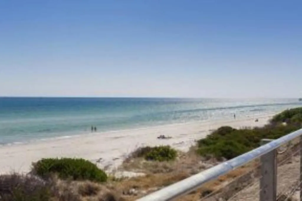 Apartment Beach Retreat Henley Beach South